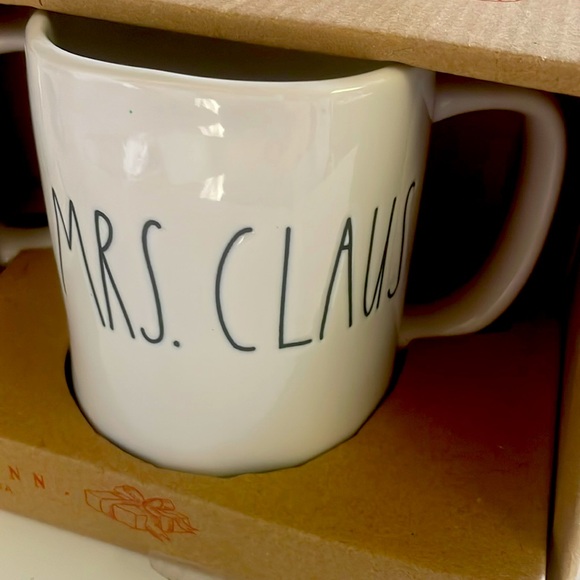 Rae Dunn Mr. & Mrs Claus - Picture 4 of 8